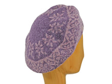 Load image into Gallery viewer, WSC42 Printed Beret in Mulberry/Rose

