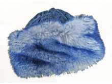 Load image into Gallery viewer, WSK04 Cable Knit/Faux Fur Cossack in Navy
